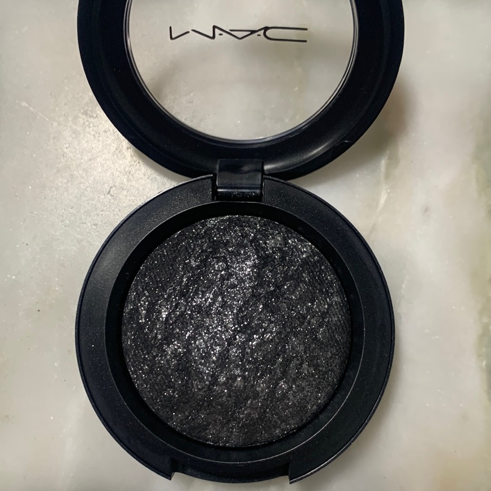 MAC eyeshadow - Cinderfella *NEW*